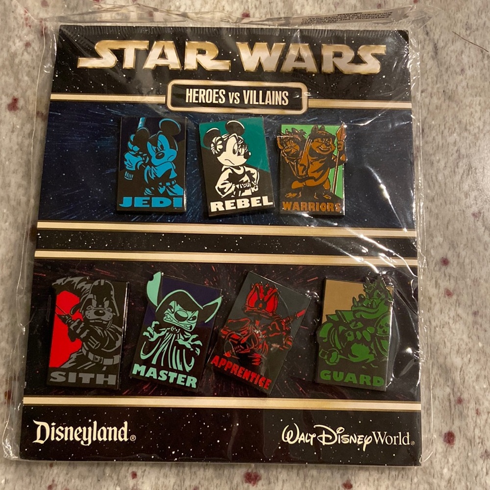Star Wars Disney Hero vs Villains trading pin set